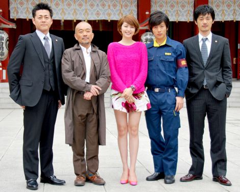 画像 写真 長澤まさみ 初の刑事役で 美脚全開 溝端は 直視 宣言 4枚目 Oricon News