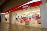14日にオープンした『Coca-Cola Store（コカ・コーラ ストア）』 