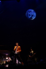 26�N�Ԃ�̏a�J�����2000�l�̃t�@����M���������ĕ�CLUB 