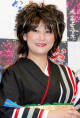 ���J��d�q�A���ے��E�͖{�̌|�l���Ɋ����u�v����ˁv 