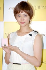 画像・写真 | 武井咲、小6以来のショートヘア披露 イメチェンに