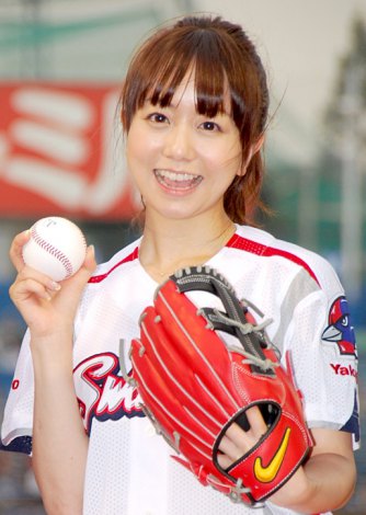 画像 写真 つばめっ娘出身 福田萌が神宮に凱旋 初の始球式も届かず 悔しい 6枚目 Oricon News