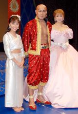 ミュージカル『王様と私』の会見に出席した（左から）はいだしょうこ、松平健、紫吹淳　（C）ORICON DD inc. 