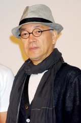 ��{����A�k�Ђ̕����h�~�Ɉ�΂𓊂���g�ԉΉf��h�Ɋ��� 