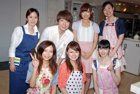 ロンブー淳 女性6人との ハーレム お料理教室にご満悦 Oricon News