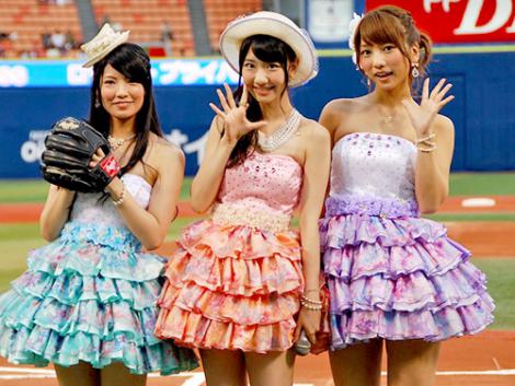 フレンチ キスの画像 写真 Akb倉持明日香 2年ぶり始球式は死球 12枚目 Oricon News
