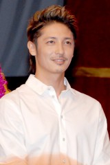 �ʖ؍G�A20�N�Ԃ�T�[�J�X�ɑ勻���u���̒��ɐl�������Ă�H�v 