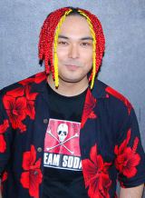 ���E�m�A���C�u�����{�i�I�ĊJ�u�e���Ƀ��b�Z�[�W���΂��Ă����v 