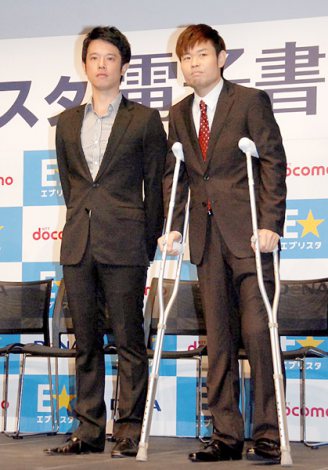 画像 写真 左ひざ骨折の品川祐 松葉杖でイベント出席 原因のお酒は やめます 1枚目 Oricon News