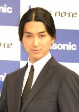 ���c�đ��A�w���R�v�^�[�ɒǂ��u�M�d�ȑ̌��v 