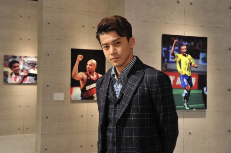 画像 写真 小栗旬のナビゲートで伝説の選手たちの引退劇に迫る 2枚目 Oricon News 画像 写真 小栗旬のナビゲートで伝説の選手たちの引退劇に迫る 2枚目 Oricon News