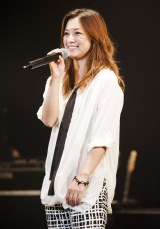 Do As Infinity���s���q�A4�Ή��̈�ʒj���ƌ��� 13���N�L�O���C�u�Ő��� 