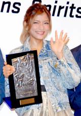 ���[���A�W�[�j�X�g�g���I�h�X�M�����Ɂu�����ς���������`�v 