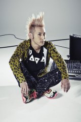 ���{�����ٌ����������ĒE�ނ��邱�Ƃ𔭕\����ENZEL���iDJ�j 