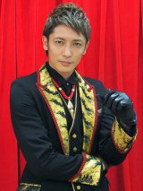 �a�E���E���̐V�A�C�A���V�F�t�͒N? �ʖ؍G�̃q���g�́u�Ⴂ�v 