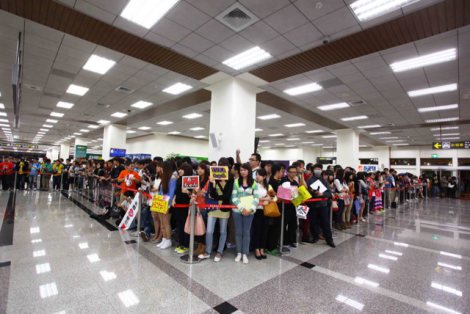 画像 写真 Perfume 初の海外ツアー初日盛況 台北空港で熱烈歓迎 10枚目 Oricon News