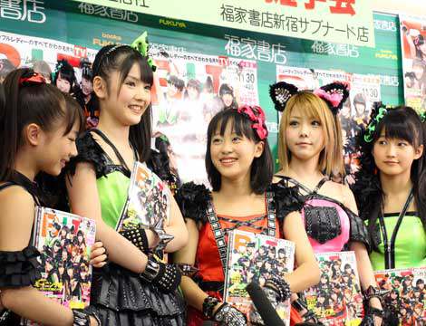 画像 写真 モー娘 11期小田さくら さゆみさんの可愛い顔を隠しちゃった 3枚目 Oricon News