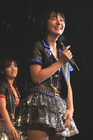 アップアップガールズ(仮)新井愛瞳、15歳の誕生日記念ライブ