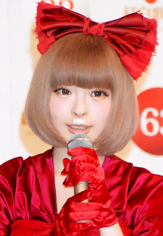 きゃりぱみゅ 鼻の下3針縫うけが 紅白決定に喜び 転んでしまって Oricon News