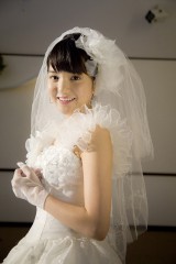 �쓇�C�ׁA�l�����̃E�G�f�B���O�h���X�p��I �~�j�X�J���m�����ϐg 