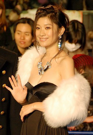 画像 写真 篠原涼子 胸元あらわのセクシードレスで魅了 5枚目 Oricon News