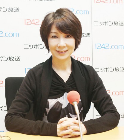 伊藤蘭 30年ぶりラジオmc 夫 水谷豊との共演裏話も Oricon News