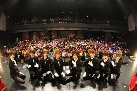 女性ファン8割の 男装ユニット 風男塾が クリスマスに初の女性限定ライブを開催 Oricon News