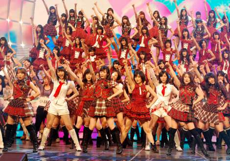 紅白リハ Akb48 グループ全員171人で人文字 本番は 1 の出来で Oricon News