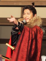 �e���r�����n�V�h���}�w�M���̃V�F�t�x�ŏ��̐D�c�M�����Ƀm���m���̋y������@�iC�jORICON DD inc. 