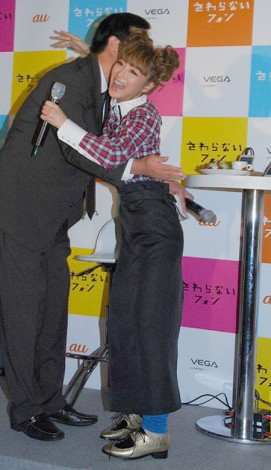 wȂtHJtFx̃I[vjO\1XƂĎQؓށX (C)ORICON DD inc. 