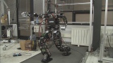 アシモの強力なライバル？ 人工知能はアメリカ製の、韓国製二足歩行人型ロボット「ヒューボ」（C）NHK 