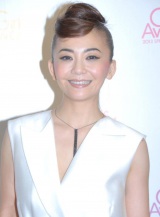 �،������A�ꂪ�����X�e�[�W�ŗ� Girls Award�ŔM�� 