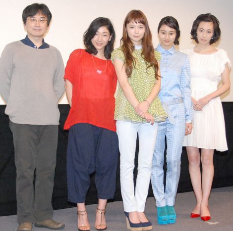 画像・写真 | 宮崎あおい、女優4人でサーフィン願望 2枚目 | ORICON NEWS