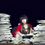 �Ŗ��ь�A15���N�L�O���ɗ�A�� �������ω��U�㏉��CD�V���O�� 