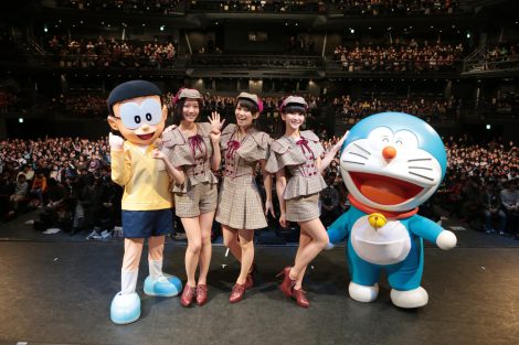 Perfume ドラえもん主題歌ライブ初披露 タケコプター振り付けも Oricon News