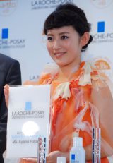 ���c�ʔT���w�� ���b�V�� �|�[ Suhada Beauty Award 2013�x��� 