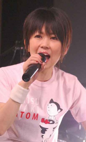 椎間板ヘルニアの渡瀬マキが仕事復帰 歌手活動はまだ先 Oricon News