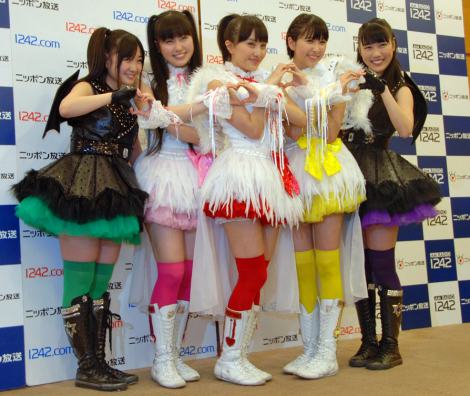 ももクロ 衣装酷似 について発売元が説明 デザイナーの了承の上で作成 Oricon News