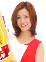 ⭐︎上戸彩⭐︎特製生写真 懸賞当選品 2ページ目)上戸彩「39歳人妻の色気」写真集が早くも話題 期待される