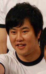 �A�[���X�g�����O�E�����ɑ�1�q�����a�� 