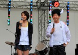 障害物レースの開幕イベントに出席した（左から）浅尾美和、石田純一 