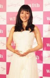 石原さとみ ウエディングドレス姿で理想の結婚観を語る Oricon News