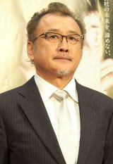 �r��ˏ�����h���}���y���Ɍ��ˁw���̉�c�xVS�w���򒼎��x 