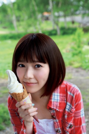画像 写真 Akb島崎遥香が初写真集 困り顔 水着カットも満載 3枚目 Oricon News