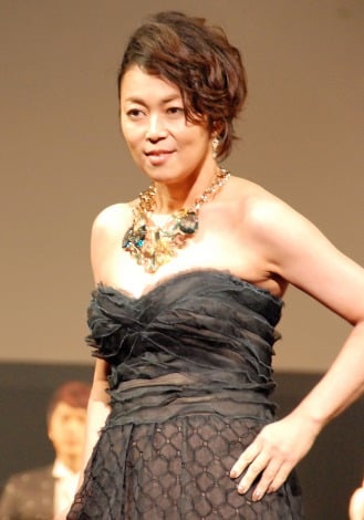 中島知子 ファッションディレクター全う セクシードレスも披露 Oricon News