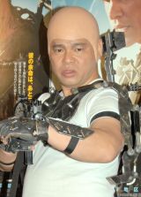 �W�~�[�吼�A�^�����g�Ɓu���M�S���Ȃ��v �{�i���A�ɏ��ɓI 