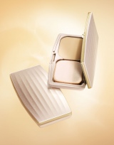 ���ӂ�̃G�C�W���O�V���[�Y�Ƀx�[�X���C�N���C�����V�o�� 