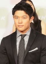 ��ؗ����A�g���̕v���ɔ��Ă� ���t�̒��h���w�Ԏq�ƃA���x 