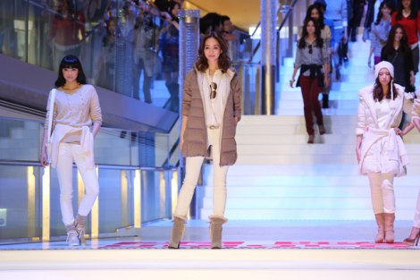 21日〜23日、東京・表参道で開催されたユニクロのファッションイベント『UNIQLO FASHION FES』に登場した松島花 