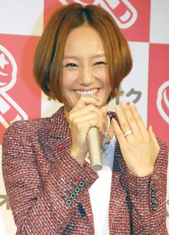画像 写真 ガルネク千紗 入籍後初公の場でのろけ 幸せいっぱい 1枚目 Oricon News
